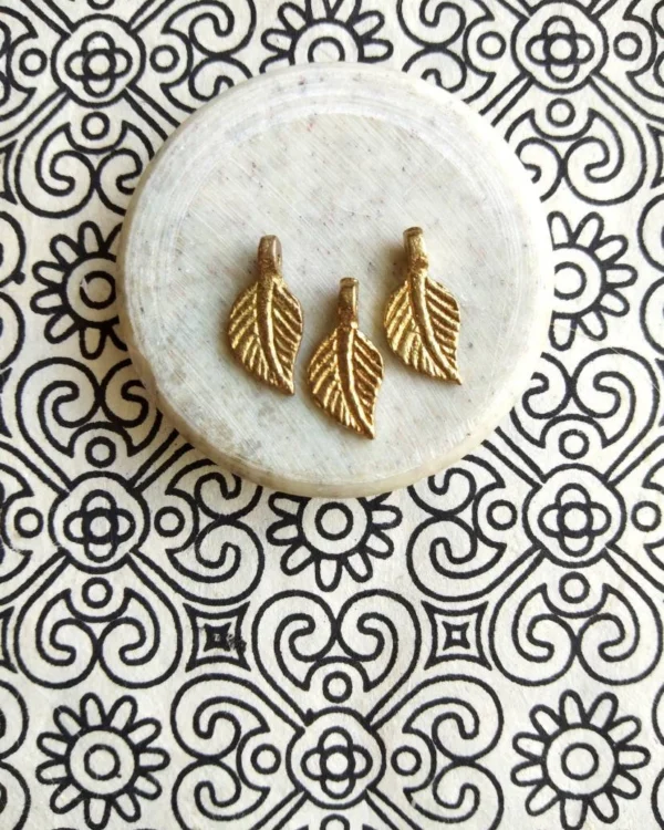 Leaf Brass Charms – Pack of 10 Pieces