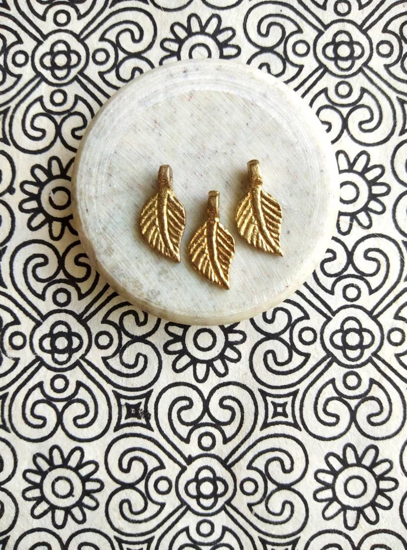 Leaf Brass Charms – Pack of 10 Pieces