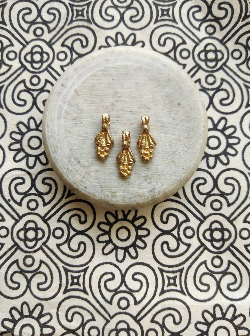 Floral Drop Brass Charms – Pack of 10 Pieces - Image 4
