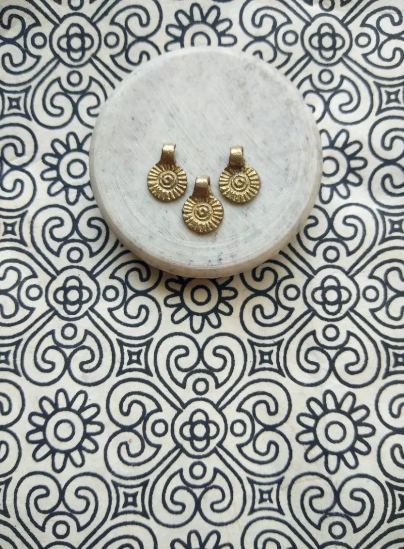 Shell Brass Charms – Pack of 10 Pieces